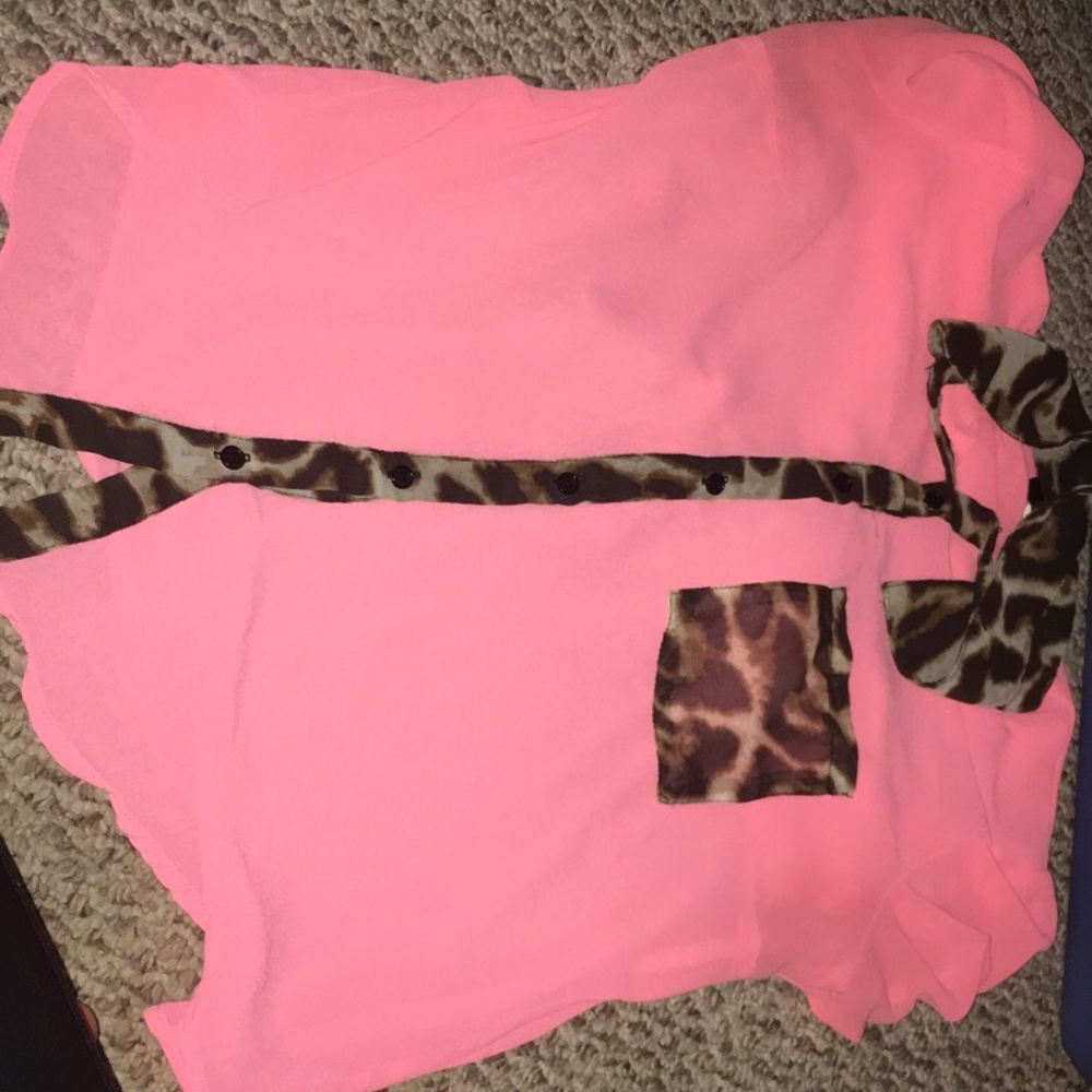 A nice peach color long sleeve business shirt